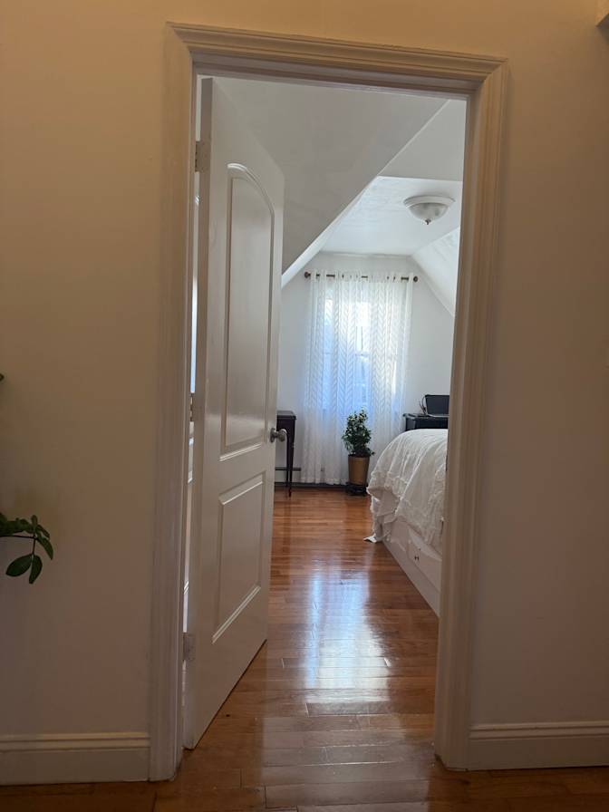 Yoya Henriquez's room