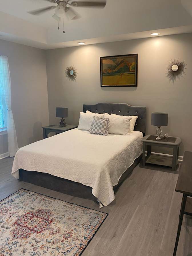 Alcove Rooms's room