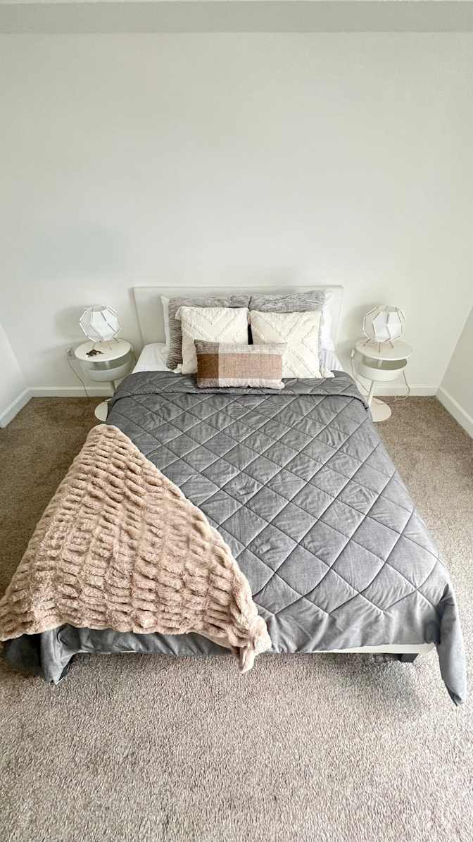 Mauricio's room