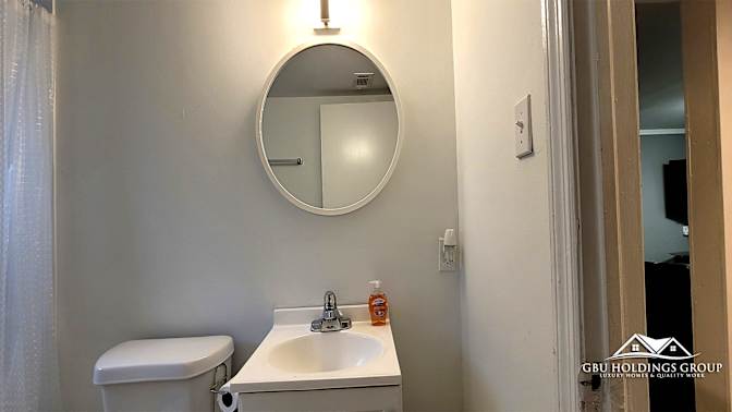 GBU Holdings Group's room
