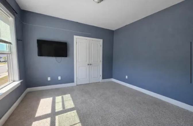 Shonda Springs's room