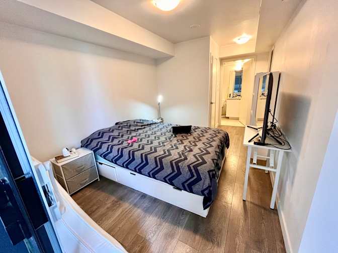 Andrés's room
