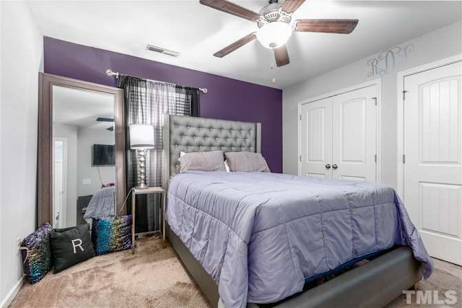 Alcove Rooms's room