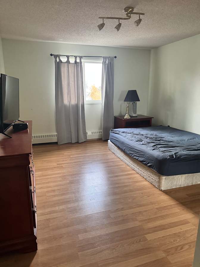 Elizabeth A Matthews's room