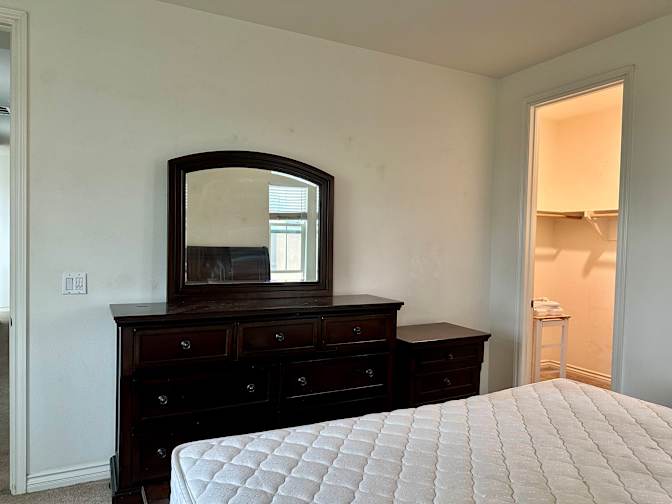 Lisa's room
