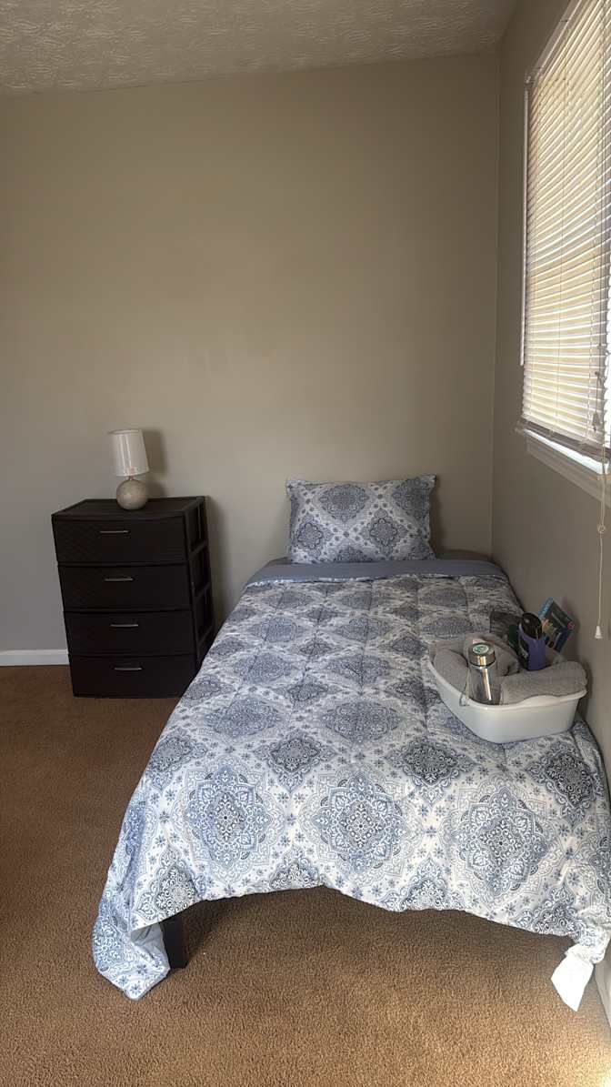 Alia ramdon's room