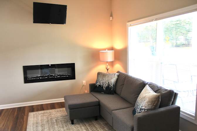 Alcove Rooms's room