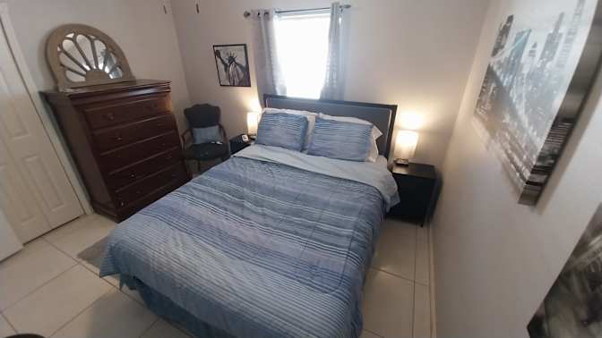Luis's room