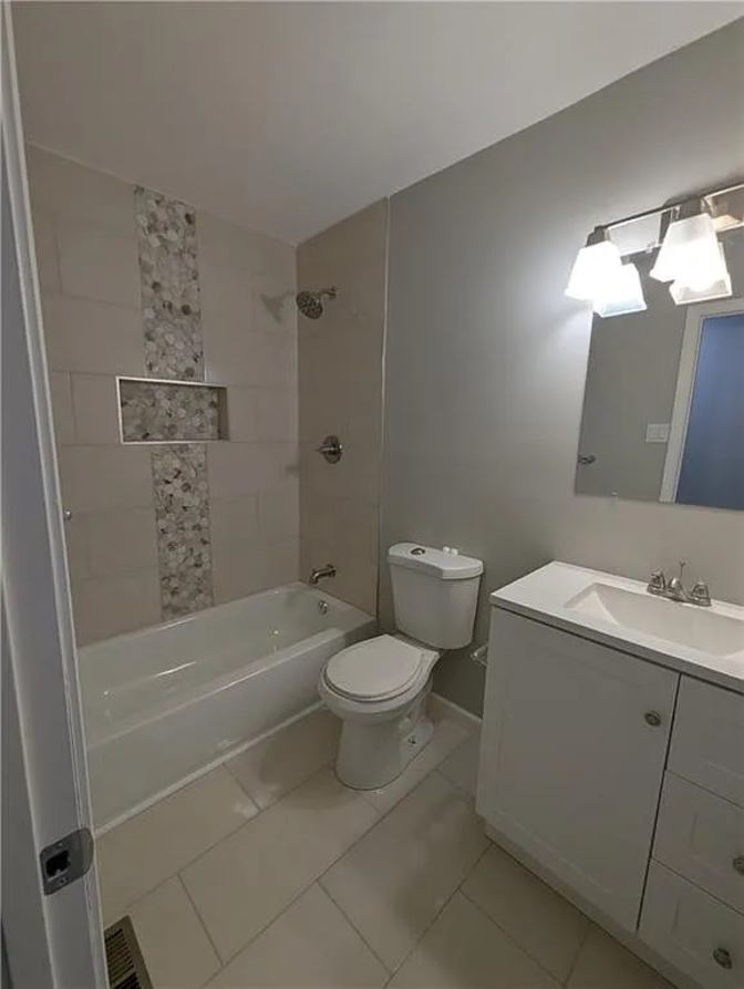 Alcove Rooms's room
