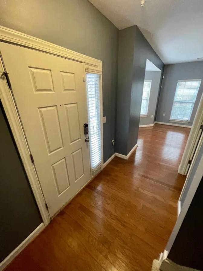 Alcove Rooms's room