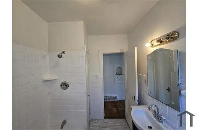 Melissa Morales's room
