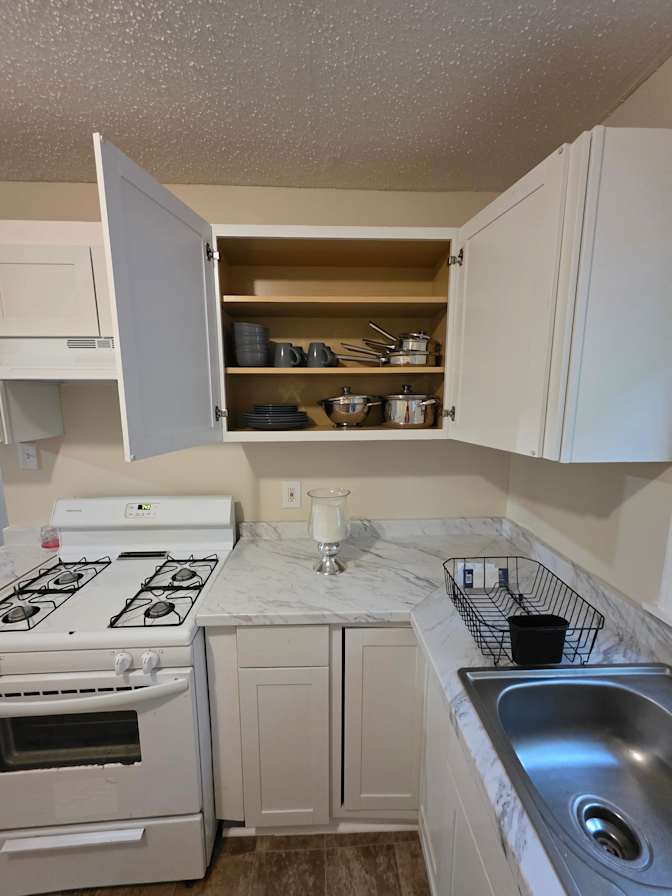 CL&C Property Management and Consulting's room