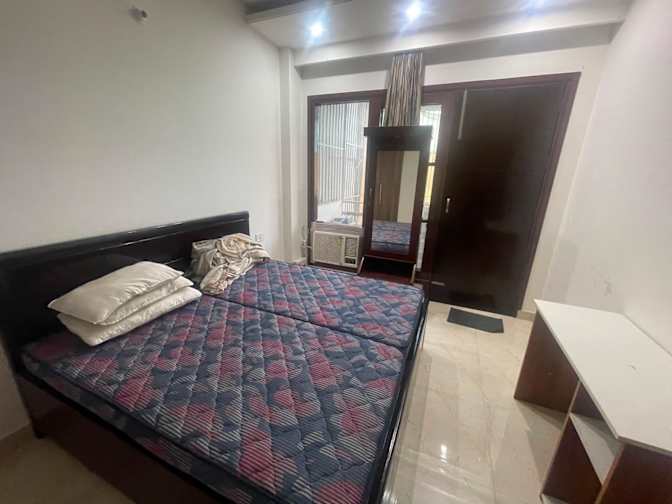 Divyanshi's room