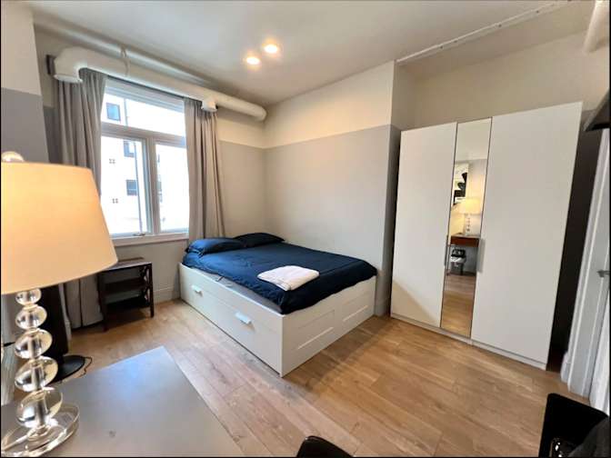Russian Hill Coliving's room