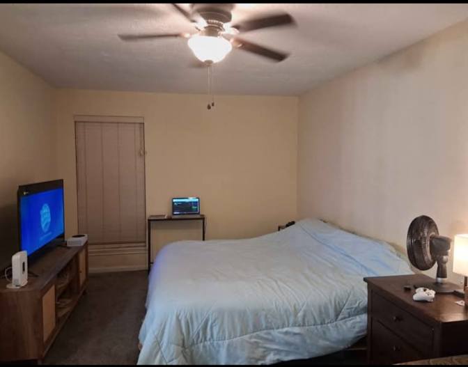 Professor Carlos's room