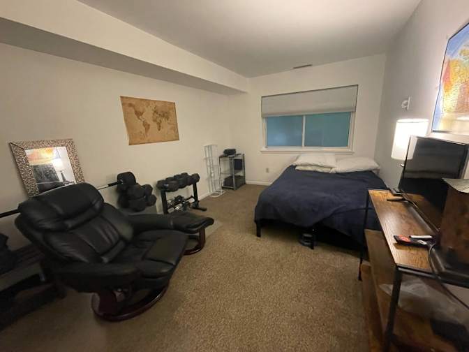 PRIVATE BEDROOM - Danbury - Connecticut - Office - Music - Craft Studio's room