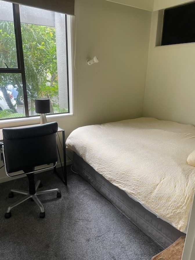 Ray SMITH's room