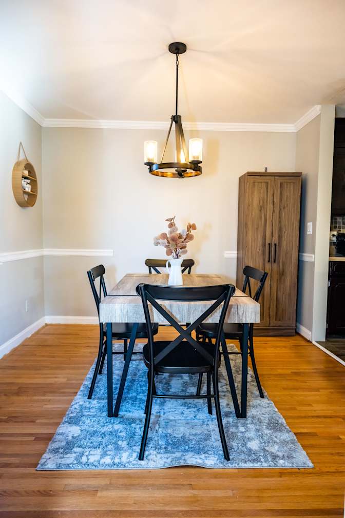 lifedoorrentals's room