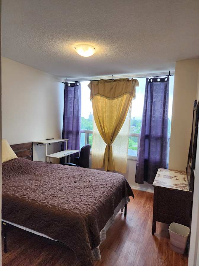 Jules's room