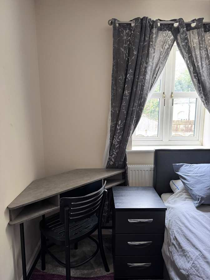 Azhar thompson's room