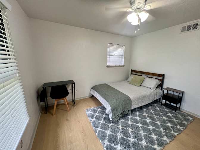 Andres's room
