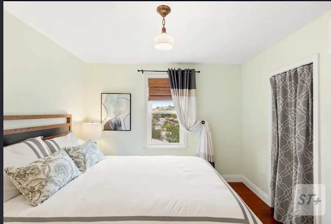 Liz's room