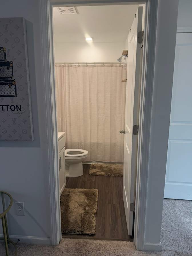 Alonzo's room