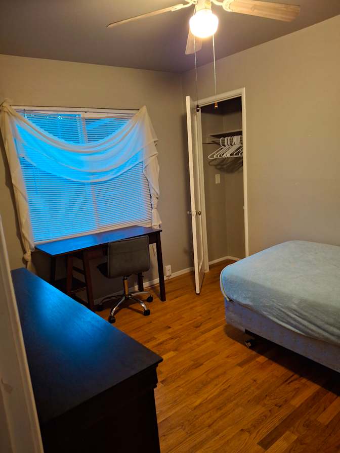 Kim's's room