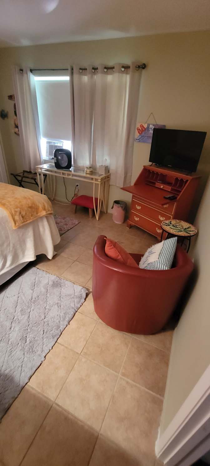 Lyne lheureux's room