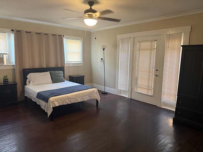 Liz's room