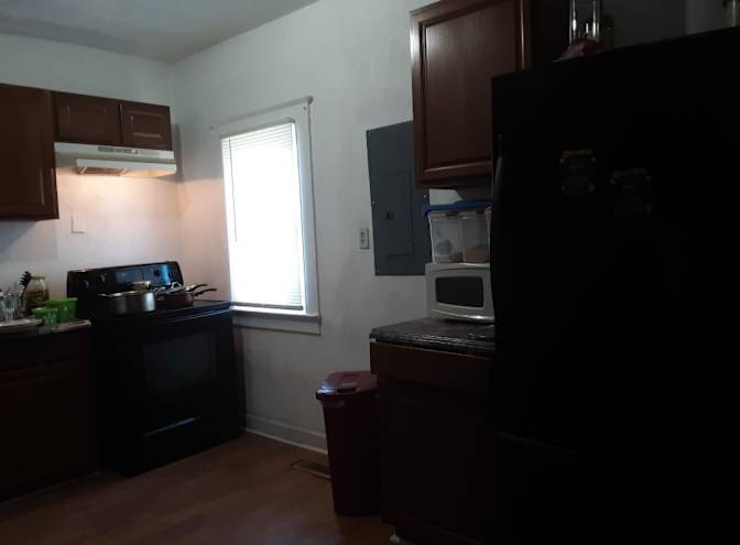 Dynelle's room