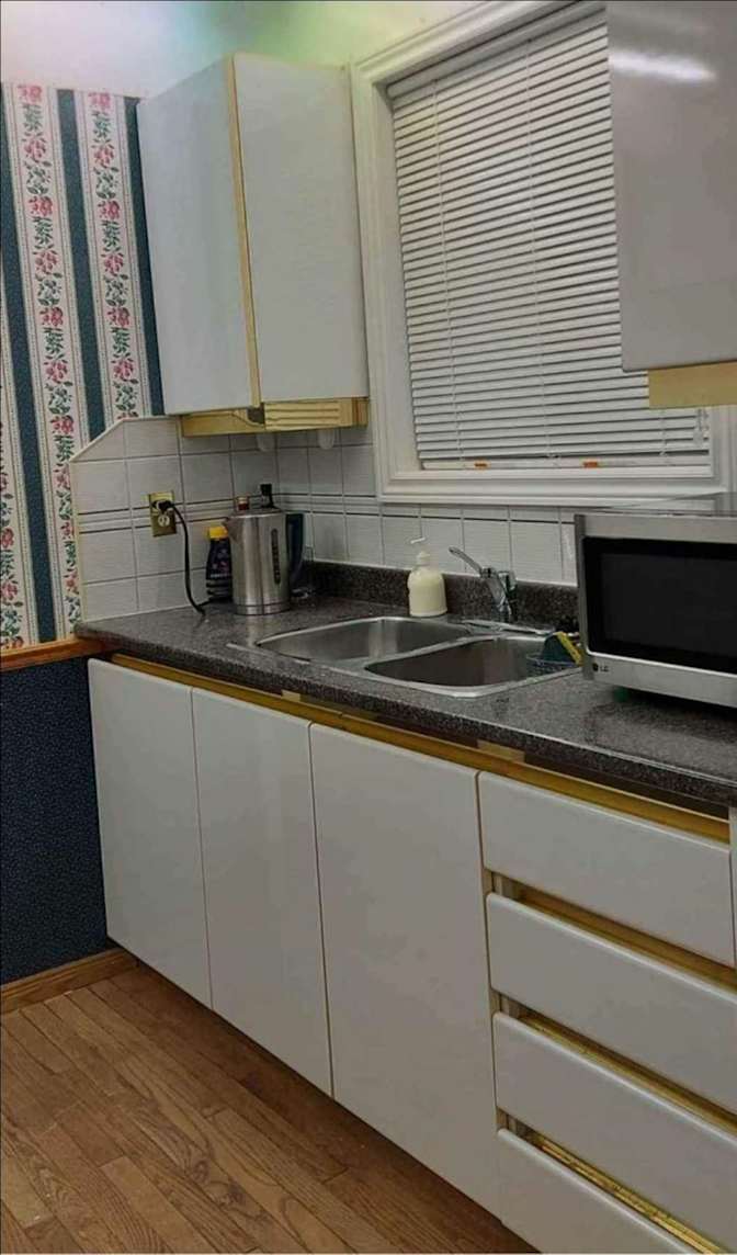 Shaheera R's room