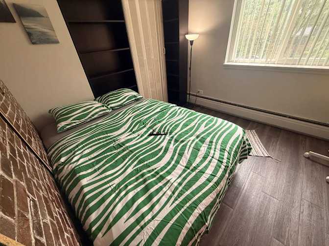 Ozge Simsek's room