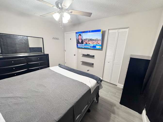 Jason Bryan, Realtor's room