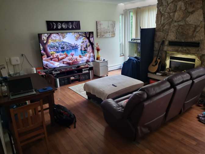 Eddy's room