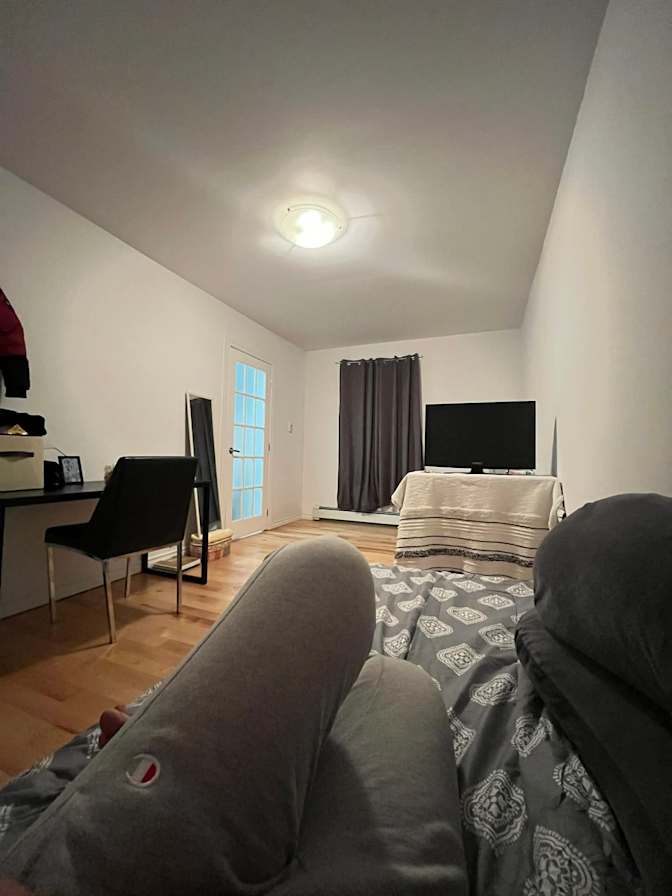 kristine-ann lat's room