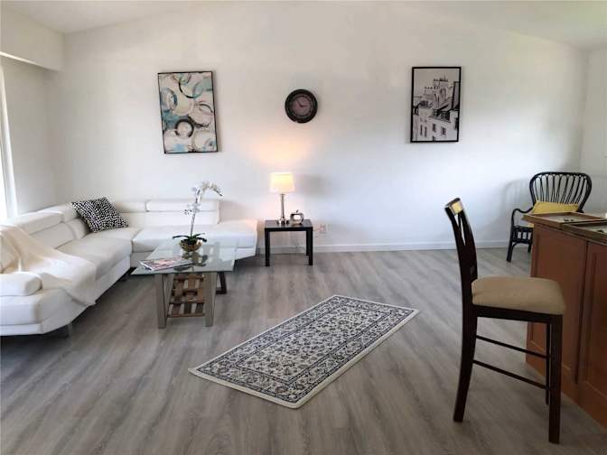 Nasser's room
