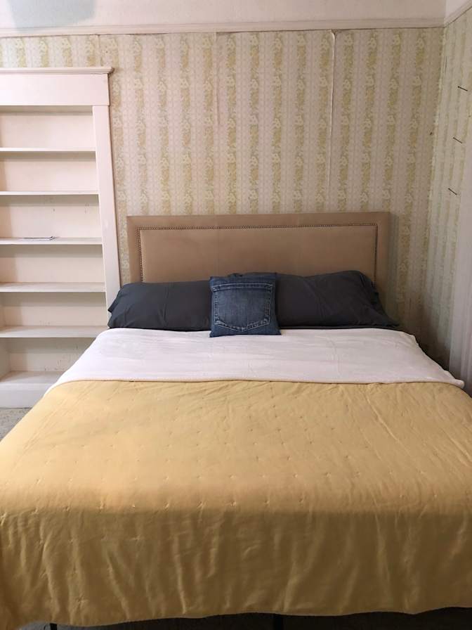 Mona's room
