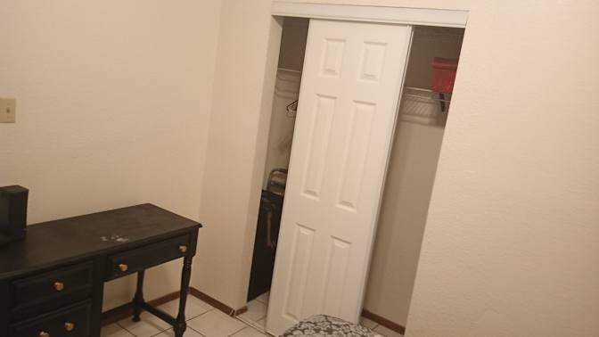 Andres's room