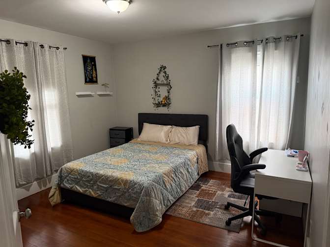 Lisa Ramos's room