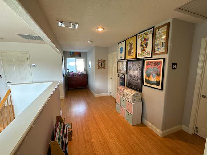 Scarlett's room