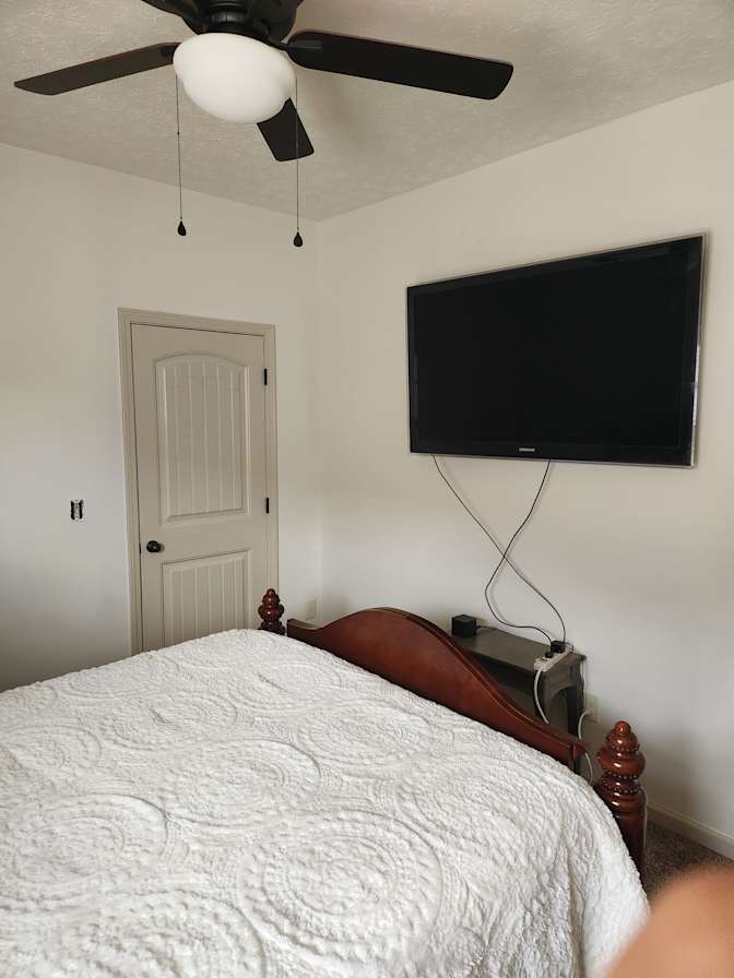 Julian E Ordonez's room