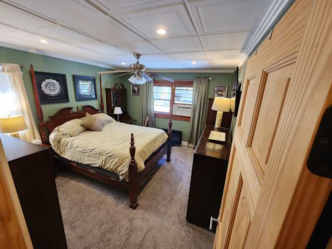 wdrinshed's room