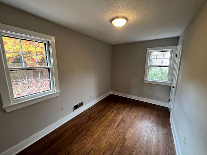 Alcove Rooms's room