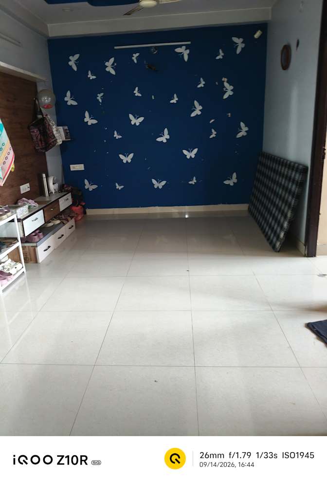 NIKKI CHAUHAN's room