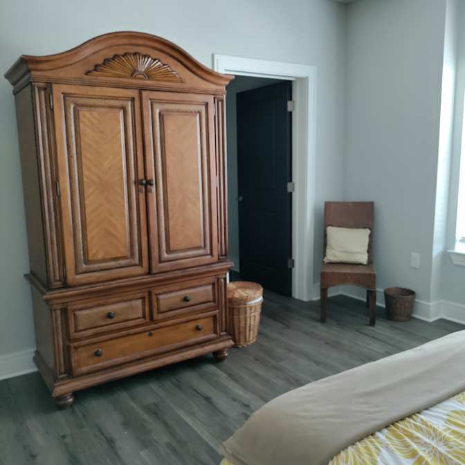 dessi's room
