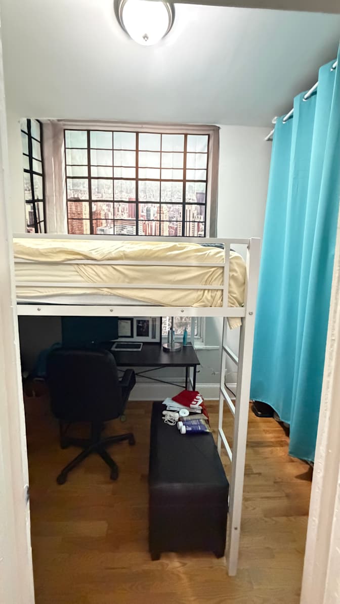 D'je's room