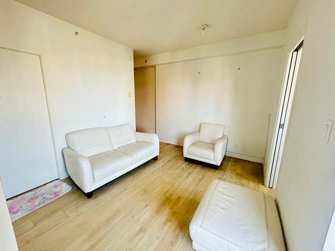 Lee's room