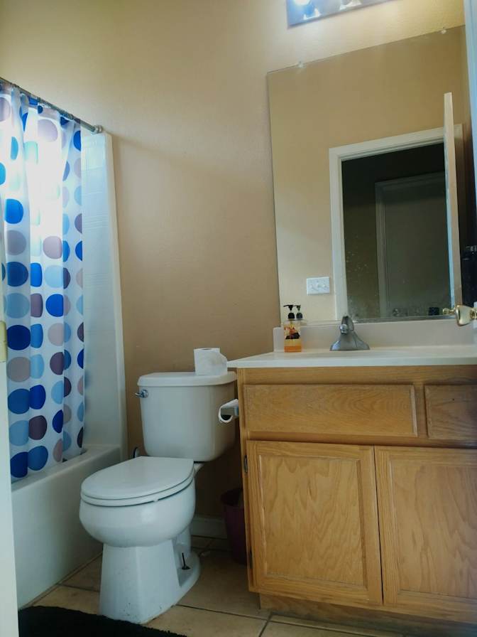 KathleenSam's room