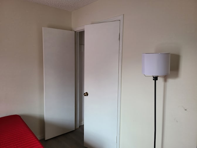 Tom's room
